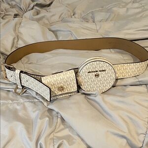 NWT Authentic Michael Kors Signature Logo Belt with Round Pouch - Cream/Gold